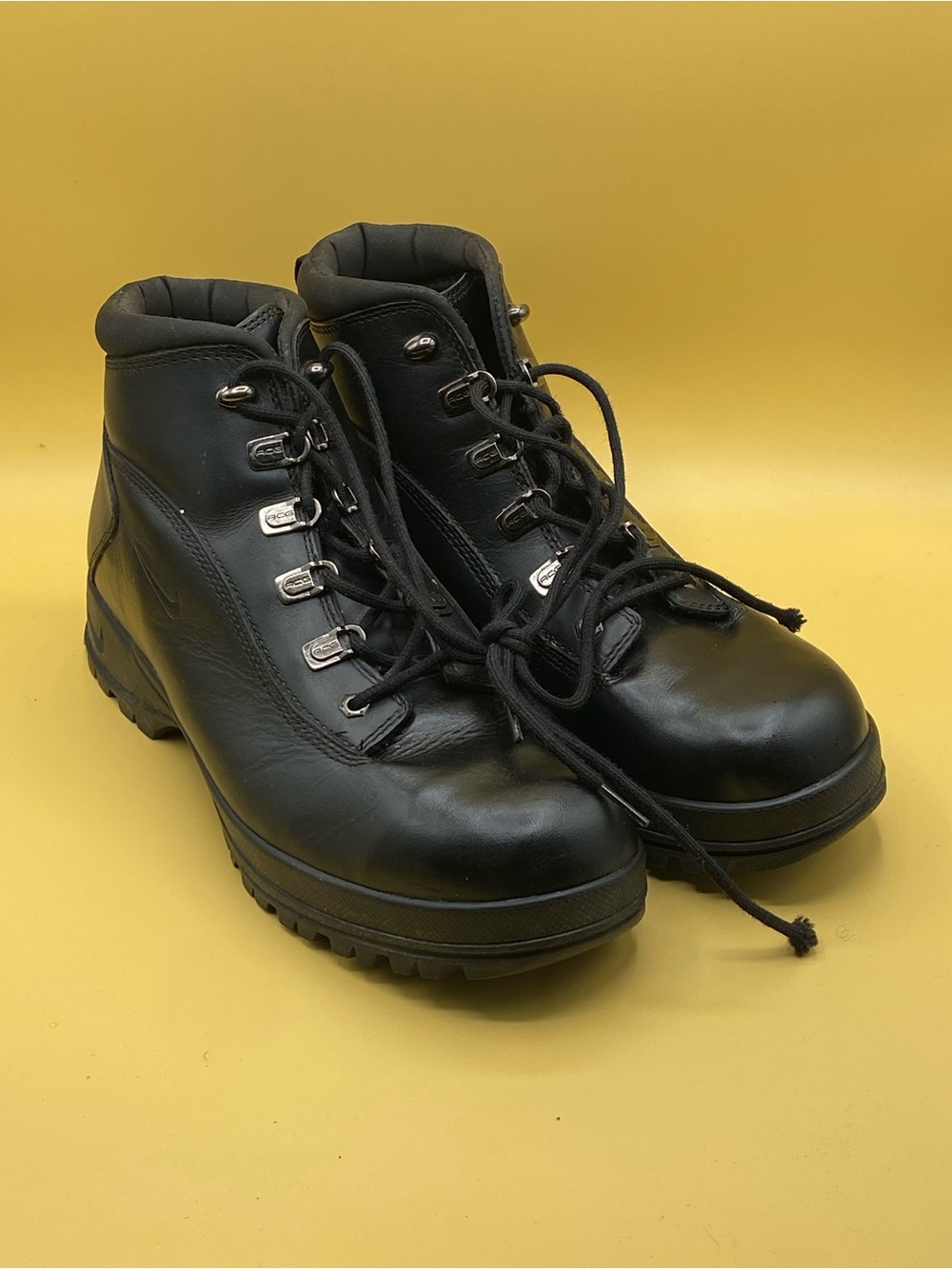 Nike Women's Black Lace-Up Leather Ankle Boots - Picture 1 of 4